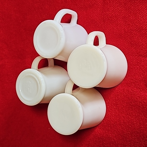 4 Vintage Anchor Hocking Fire King Milk Glass Coffee Mugs D Handles - Picture 3 of 5